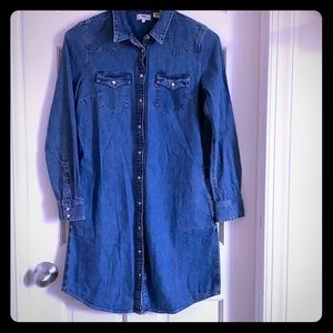 Levi’s denim dress long sleeves size small